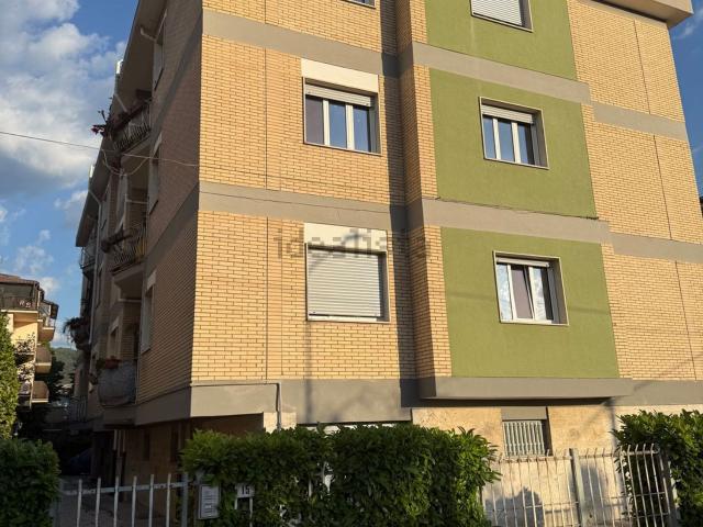 Appartamento in affitto di 130 m² in Via degli Olmi, 15