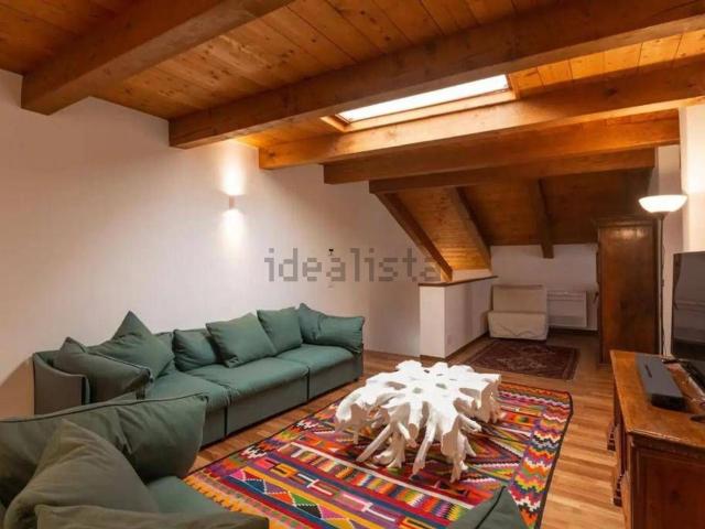 Appartamento in affitto di 130 m² in Via Edmondo de Amicis, 1
