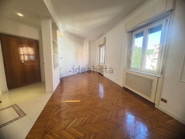 Appartamento in affitto di 130 m² in Via Eleonora Duse