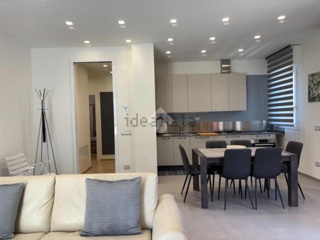 Appartamento in affitto di 130 m² in Via Federico Gattorno