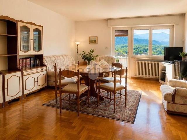 Appartamento in affitto di 130 m² in Via Feltre