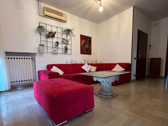 Appartamento in affitto di 130 m² in Via Fratelli Rosselli