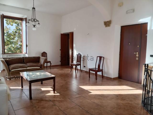 Appartamento in affitto di 130 m² in Via Ottavio Assarotti