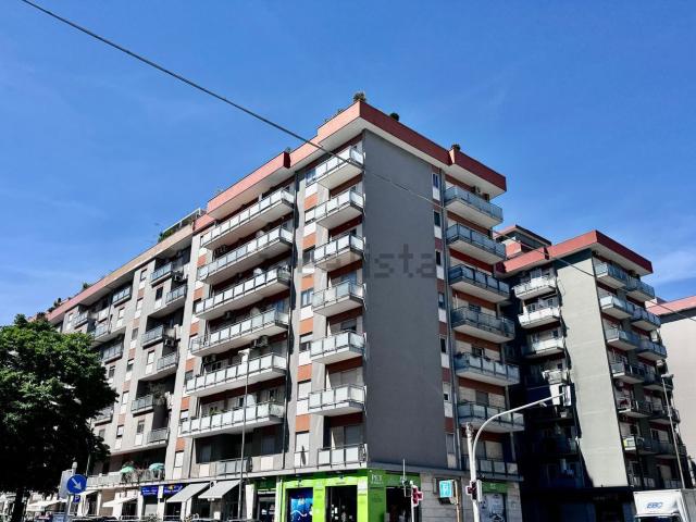 Appartamento in affitto di 130 m² in Via Napoli, 312