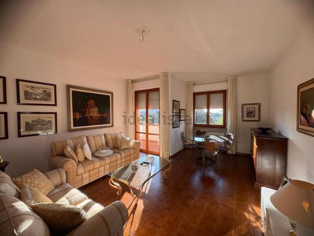 Appartamento in affitto di 130 m² in Via Sandro Pertini, 9