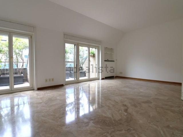 Appartamento in affitto di 130 m² in Via Santa Sofia