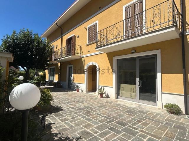 Appartamento in affitto di 130 m² in Via Stazione