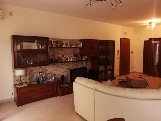 Appartamento in affitto di 130 m² in Via QUARTO