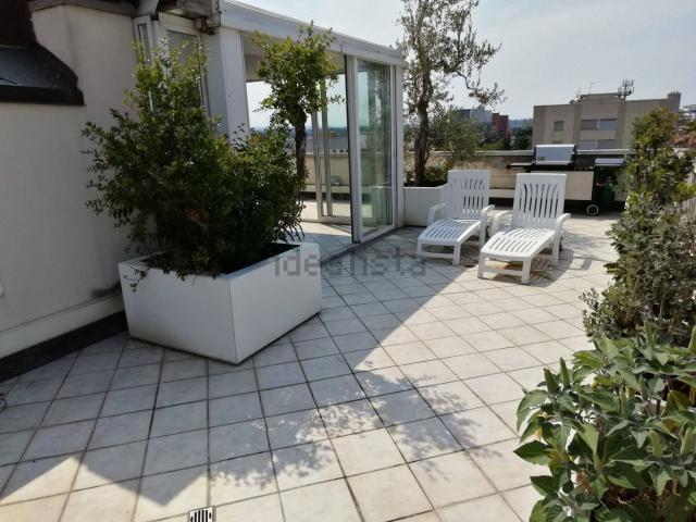Appartamento in affitto di 130 m² in Via Roberto Koch