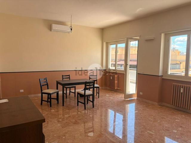 Appartamento in affitto di 130 m² in Via Roccaporena, 9