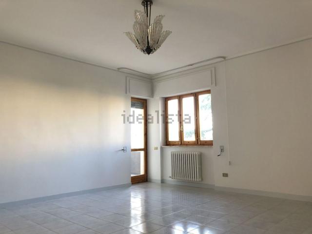 Appartamento in affitto di 130 m² in Via Roma, 102