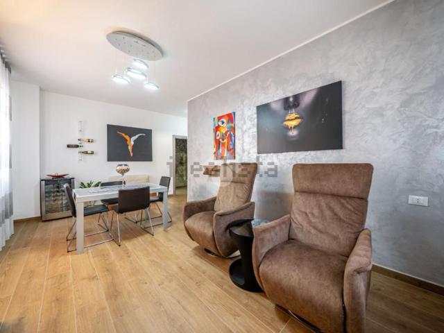 Appartamento in affitto di 130 m² in Via Roma, 17