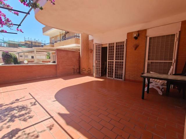 Appartamento in affitto di 130 m² in Via Regina Amata, 9