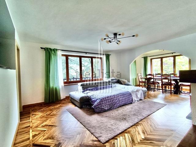 Appartamento in affitto di 130 m² in Via Rue F. Magni, 15