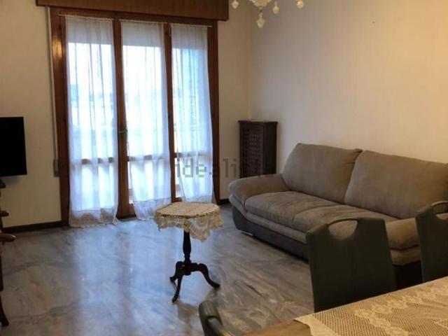 Appartamento in affitto di 130 m² in Via Torino