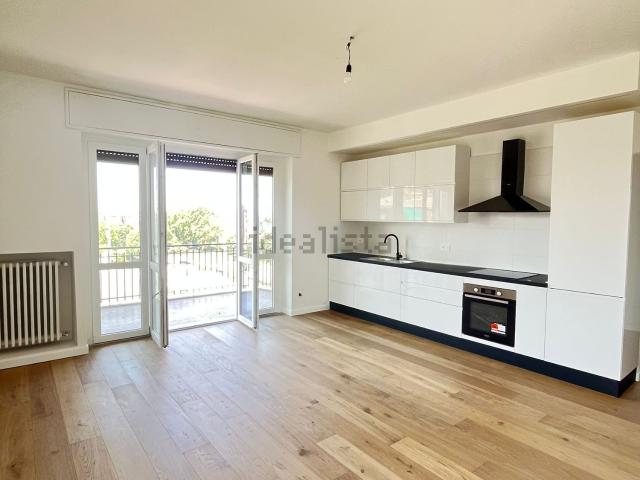 Appartamento in affitto di 130 m² in Via Val Maira, 14