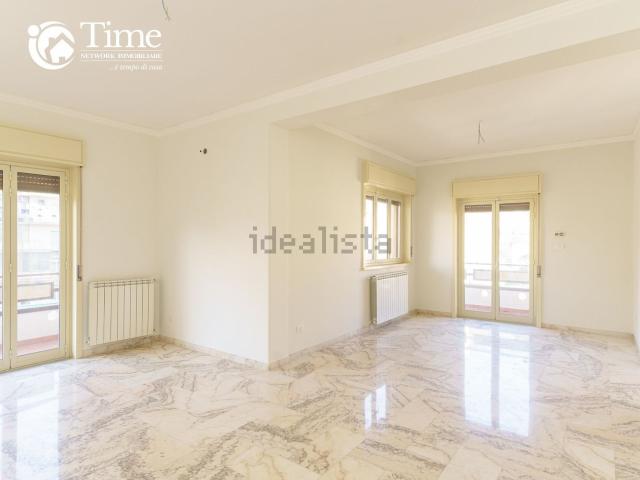 Appartamento in affitto di 130 m² in Via Vecchia Ognina