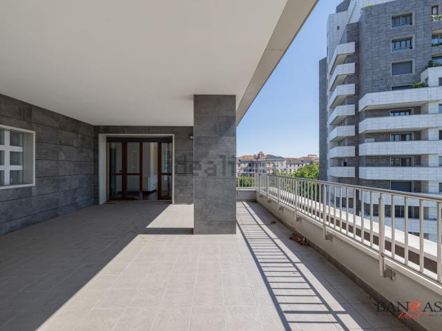 Appartamento in affitto di 130 m² in Viale Achille Papa, 24