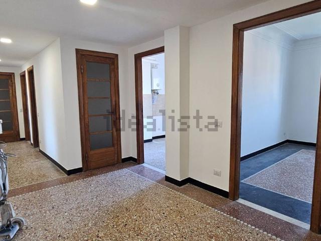 Appartamento in affitto di 130 m² in Corso Buenos Aires