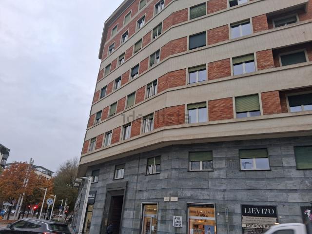 Appartamento in affitto di 130 m² in Corso Mediterraneo, 68