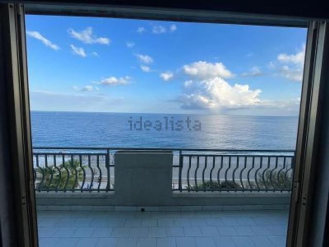 Appartamento in affitto di 130 m² in Lungomare Stefano Pugliese