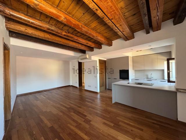 Appartamento in affitto di 130 m² in Piazza Bra