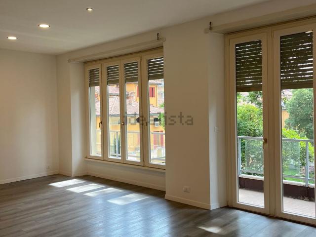 Appartamento in affitto di 130 m² in Piazza Trento e Trieste, 1