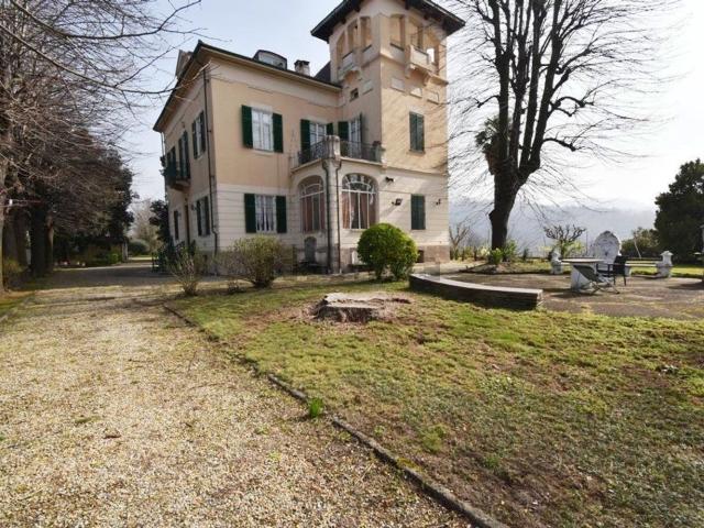 Appartamento in affitto di 130 m² in Strada dei Falconieri, 54
