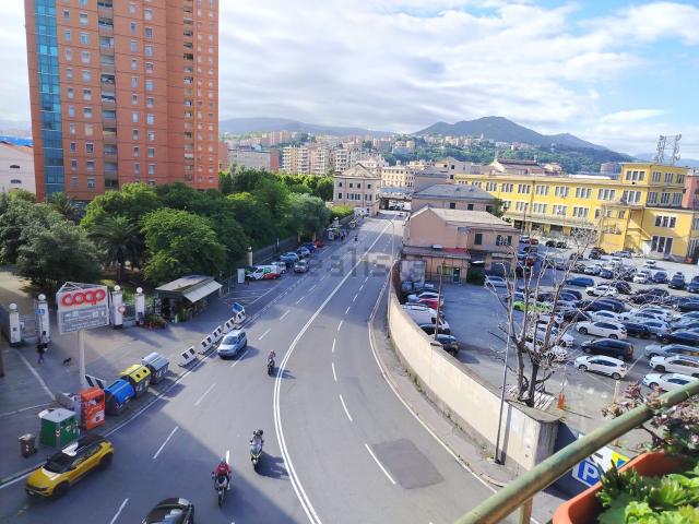 Appartamento in affitto di 131 m² in Via Federico Avio