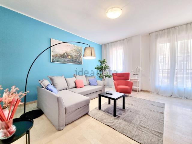 Appartamento in affitto di 131 m² in Via Mauro Macchi, 26