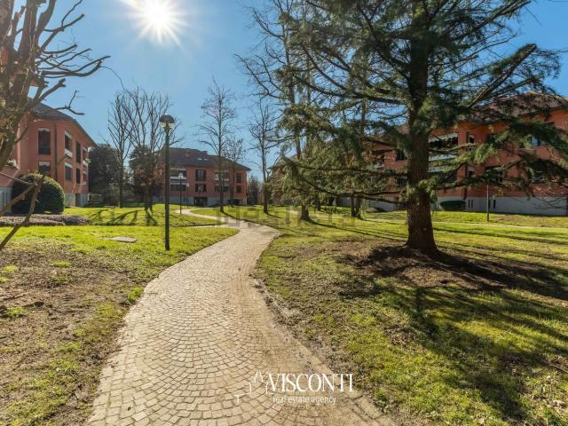 Appartamento in affitto di 132 m² in Via Aldo Moro, 8