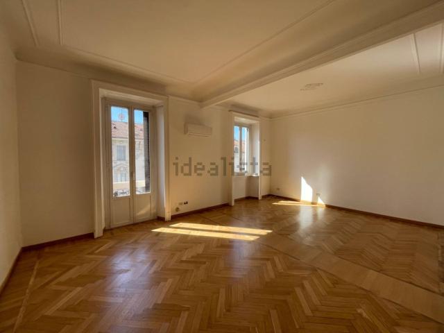 Appartamento in affitto di 132 m² in Via Gustavo Modena, 25