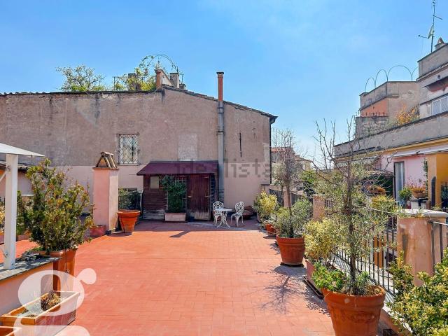 Appartamento in affitto di 132 m² in Via d&apos Ascanio
