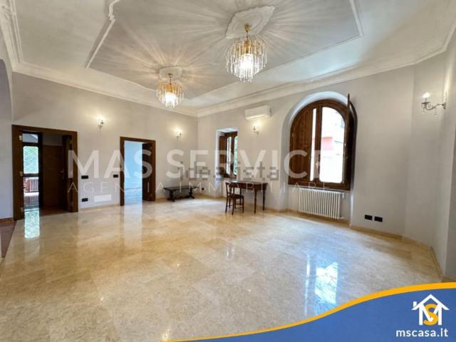 Appartamento in affitto di 133 m² in Via Pirro Ligorio