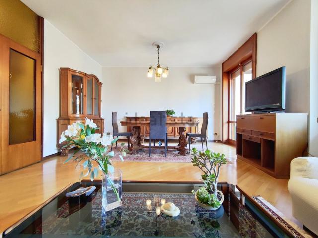Appartamento in affitto di 133 m² in Via Rosa Vergani Marelli, 6