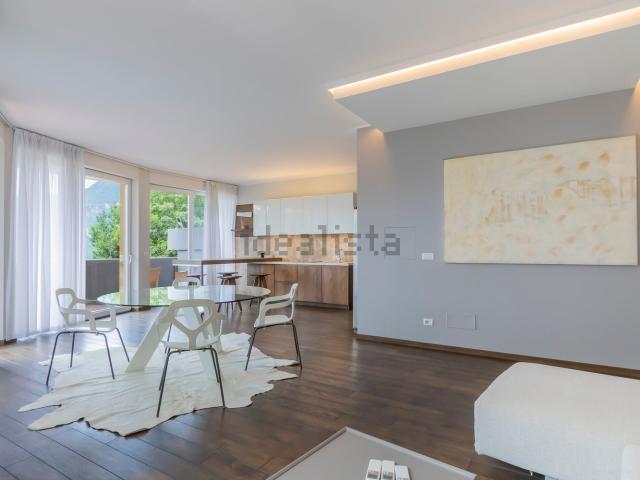 Appartamento in affitto di 134 m² in Via Totone