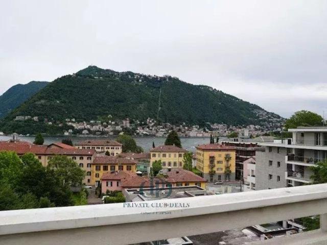 Appartamento in affitto di 135 m² in Via Giovio