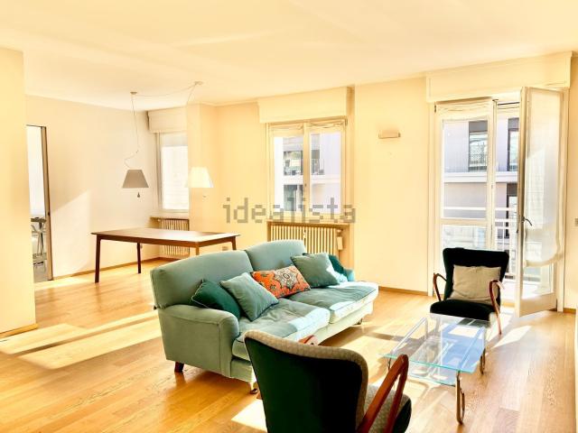 Appartamento in affitto di 135 m² in Via Alserio, 19