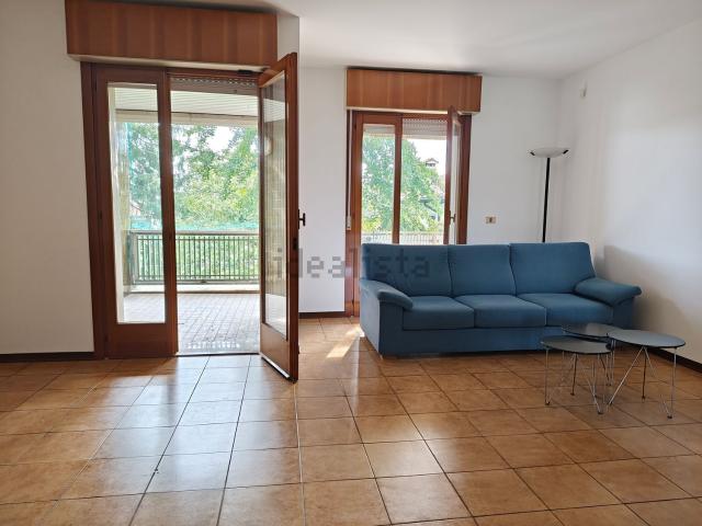Appartamento in affitto di 135 m² in Via Bezzecca, 121