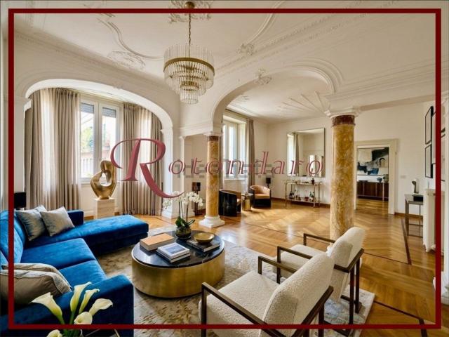 Appartamento in affitto di 135 m² in Via Gian Battista Vico
