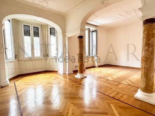 Appartamento in affitto di 135 m² in Via Gian Battista Vico