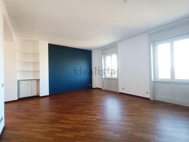 Appartamento in affitto di 135 m² in Via Giovanni Pascoli, 56