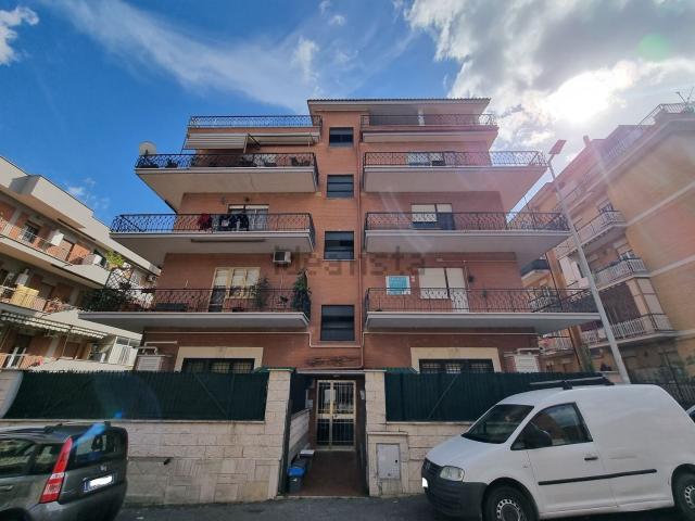 Appartamento in affitto di 135 m² in Via Motta Visconti