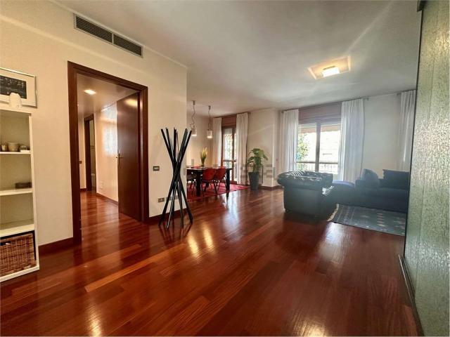 Appartamento in affitto di 135 m² in Via Privata Battista De Rolandi, 3