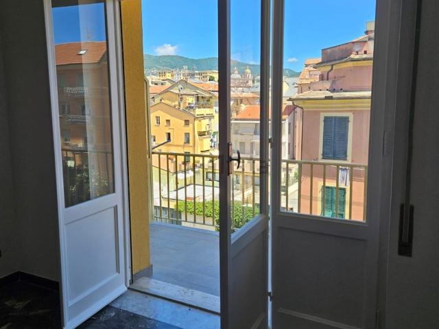 Appartamento in affitto di 135 m² in Viale Enrico Millo, 81
