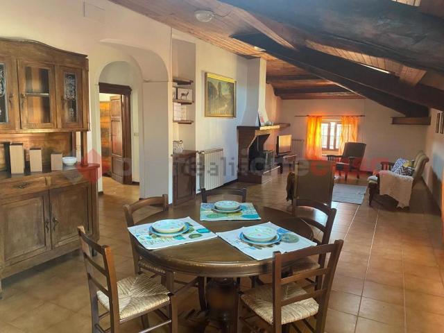 Appartamento in affitto di 136 m² in Via Garibaldi