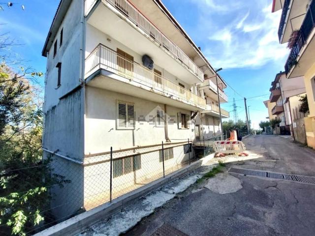 Appartamento in affitto di 136 m² in Via Olimpia