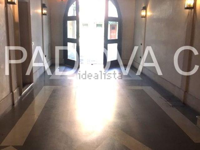 Appartamento in affitto di 136 m² in Via Savonarola