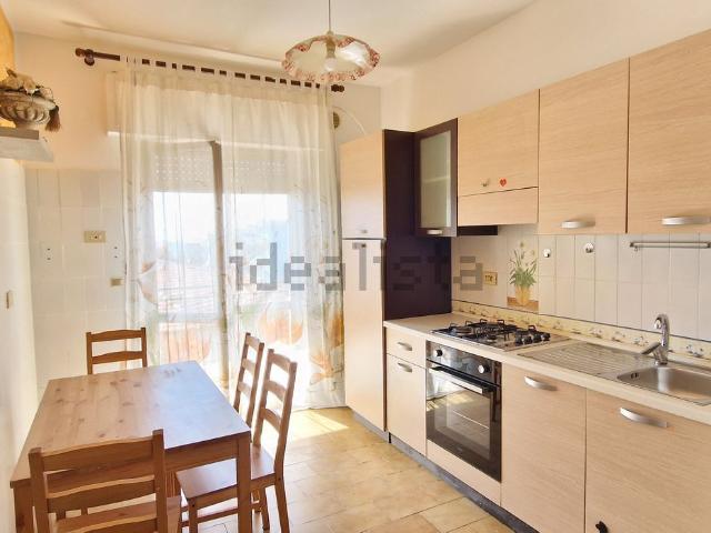 Appartamento in affitto di 137 m² in Via Bonacci, 4