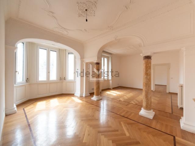 Appartamento in affitto di 137 m² in Via Gian Battista Vico, 4